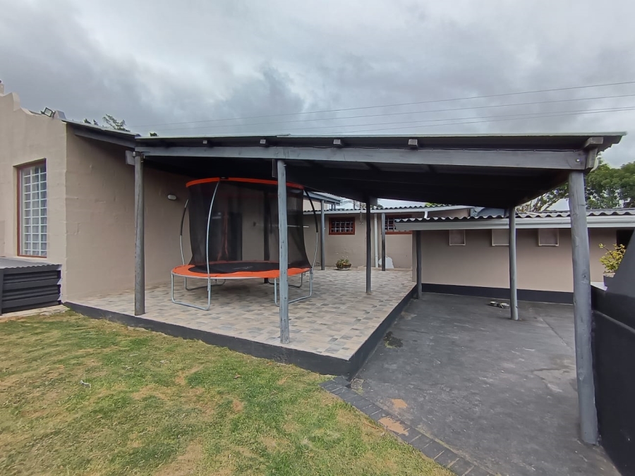 Commercial Property for Sale in Colleen Glen Eastern Cape
